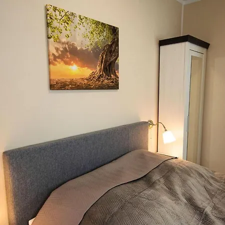 Ferienwohnung Fur Zwei Mit Terrasse Und Garten In