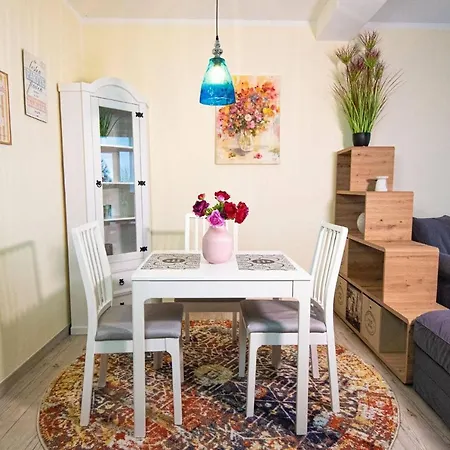 Ferienwohnung Fur Zwei Mit Terrasse Und Garten In Apartment Wandlitz