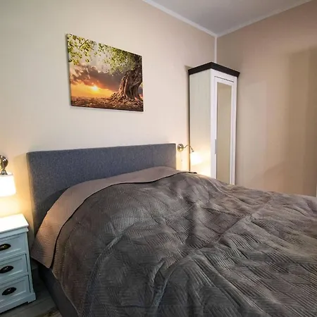 Ferienwohnung Fur Zwei Mit Terrasse Und Garten In * Wandlitz