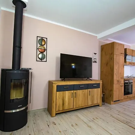 Apartment Ferienwohnung Fur Zwei Mit Terrasse Und Garten In Wandlitz